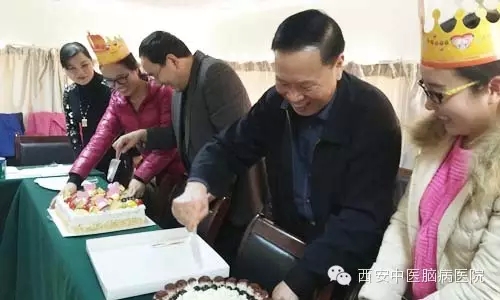 医院关怀感动你我，集体生日凝心聚力