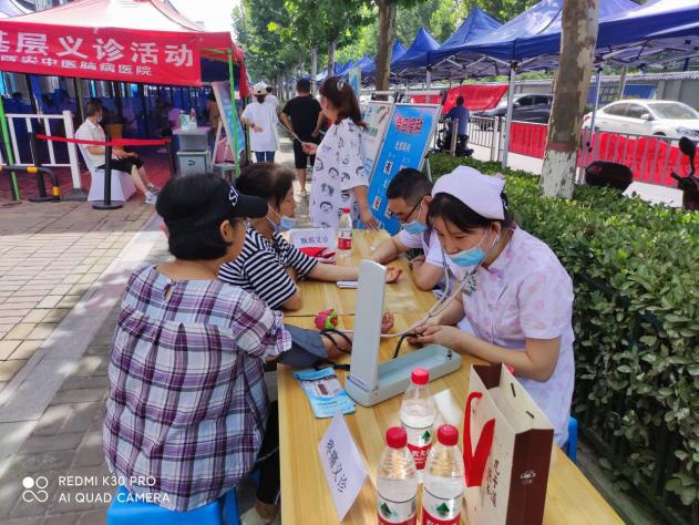 西安中医脑病医院开展《中华人民共和国中医药法》实施四周年宣传月活动